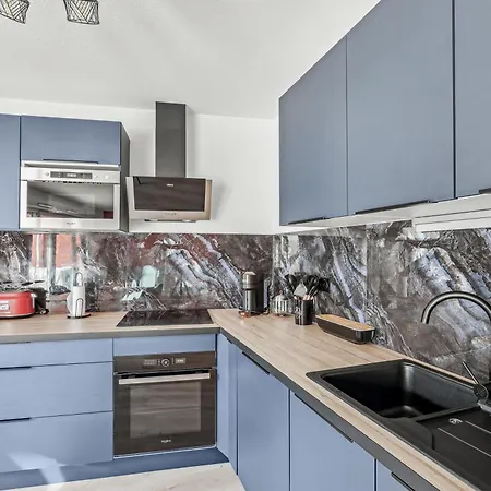 Comfort And Tranquility Near Lyon And Groupama Stadium, 4 Personnes Apartment